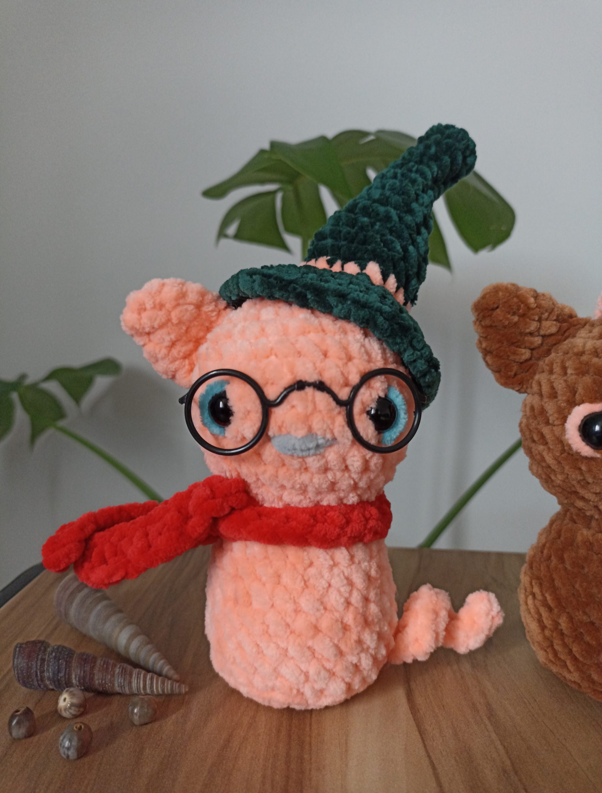 Cadı Şapkalı Gözlüklü Yumoş Kedi Amigurumi