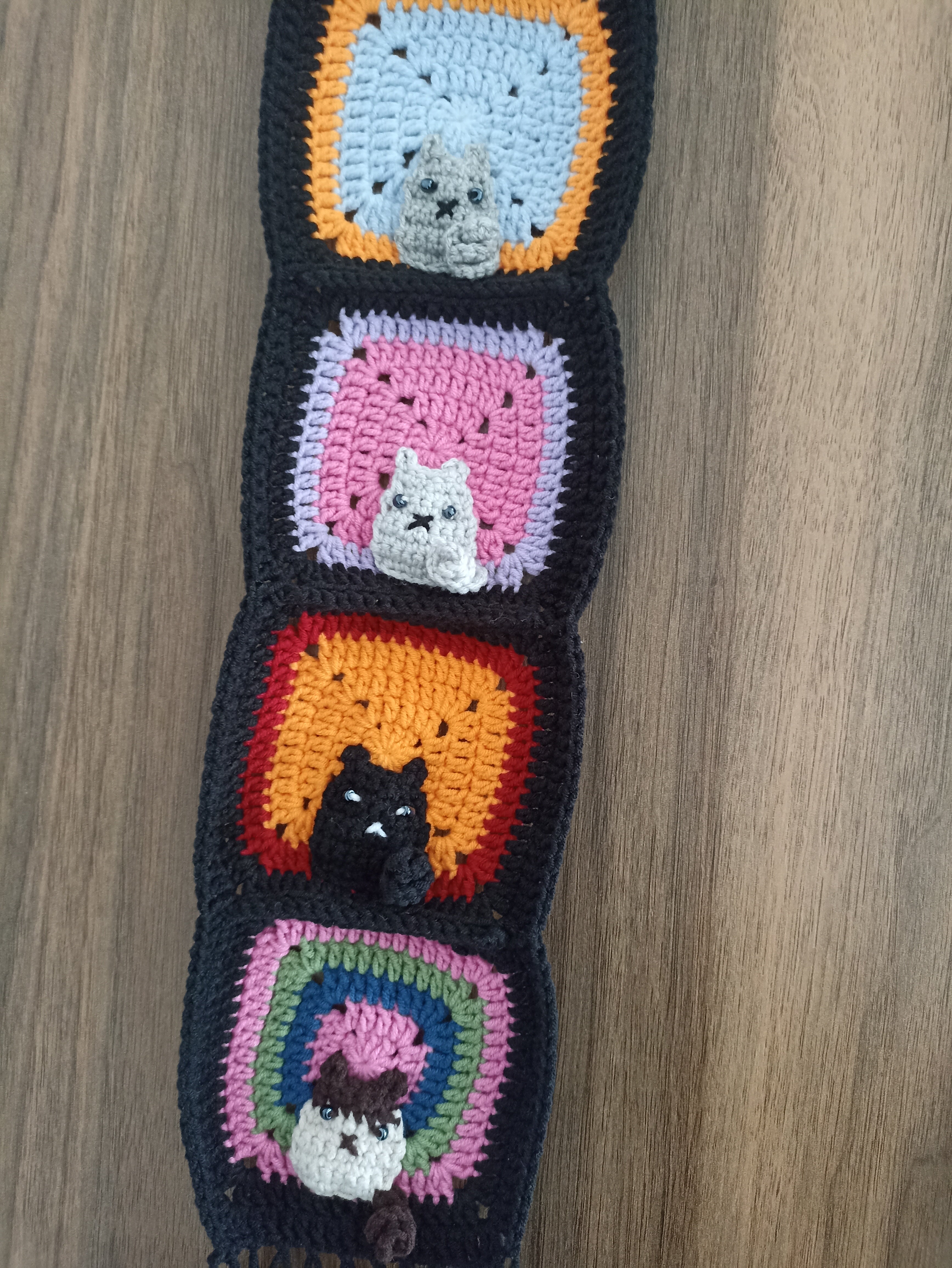 Kedi Motifli Örgü Atkı - Siyah- El Örgüsü Kedili Atkı - Kedi Temalı Kışlık Atkı