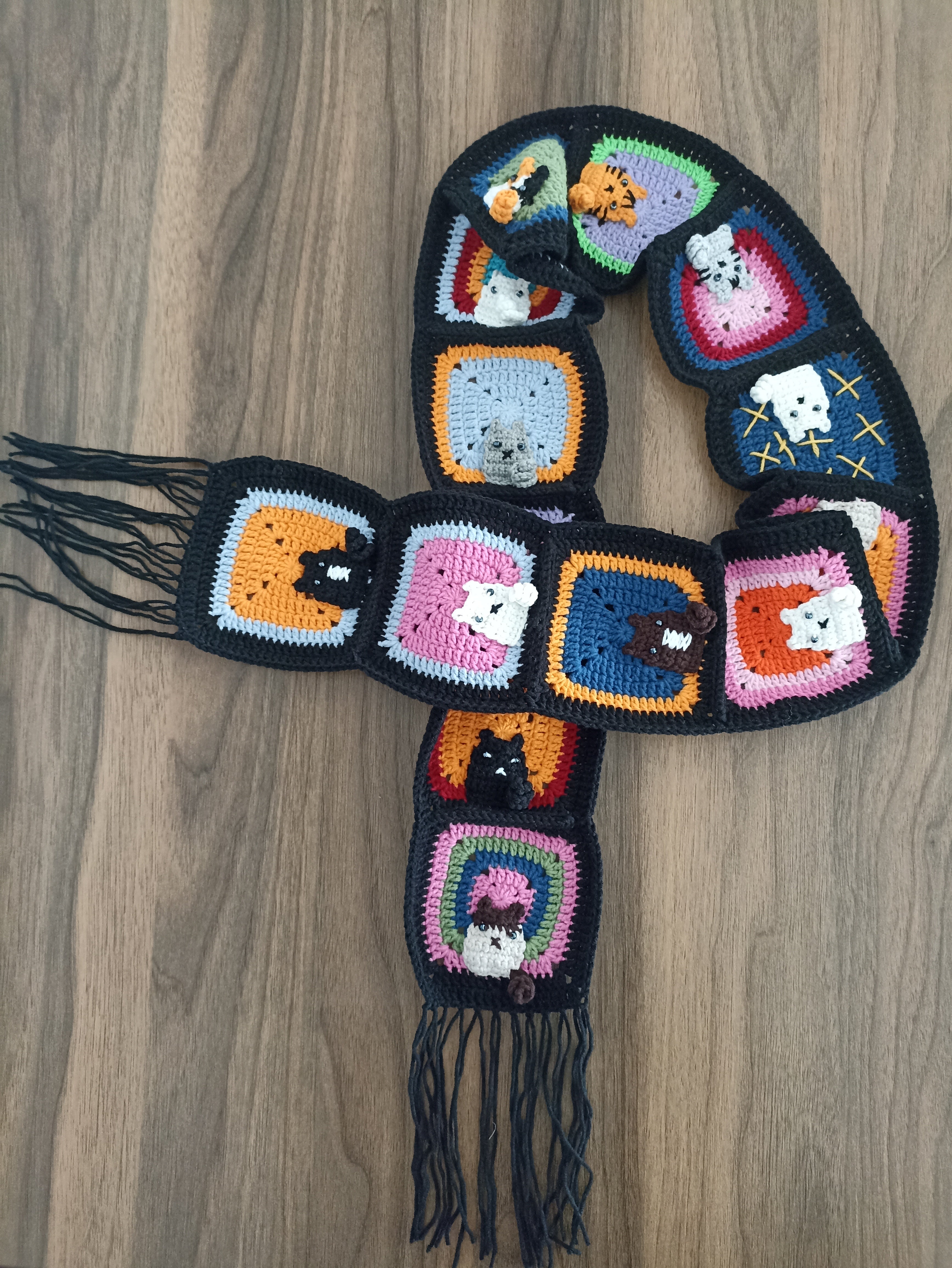 Kedi Motifli Örgü Atkı - Siyah- El Örgüsü Kedili Atkı - Kedi Temalı Kışlık Atkı