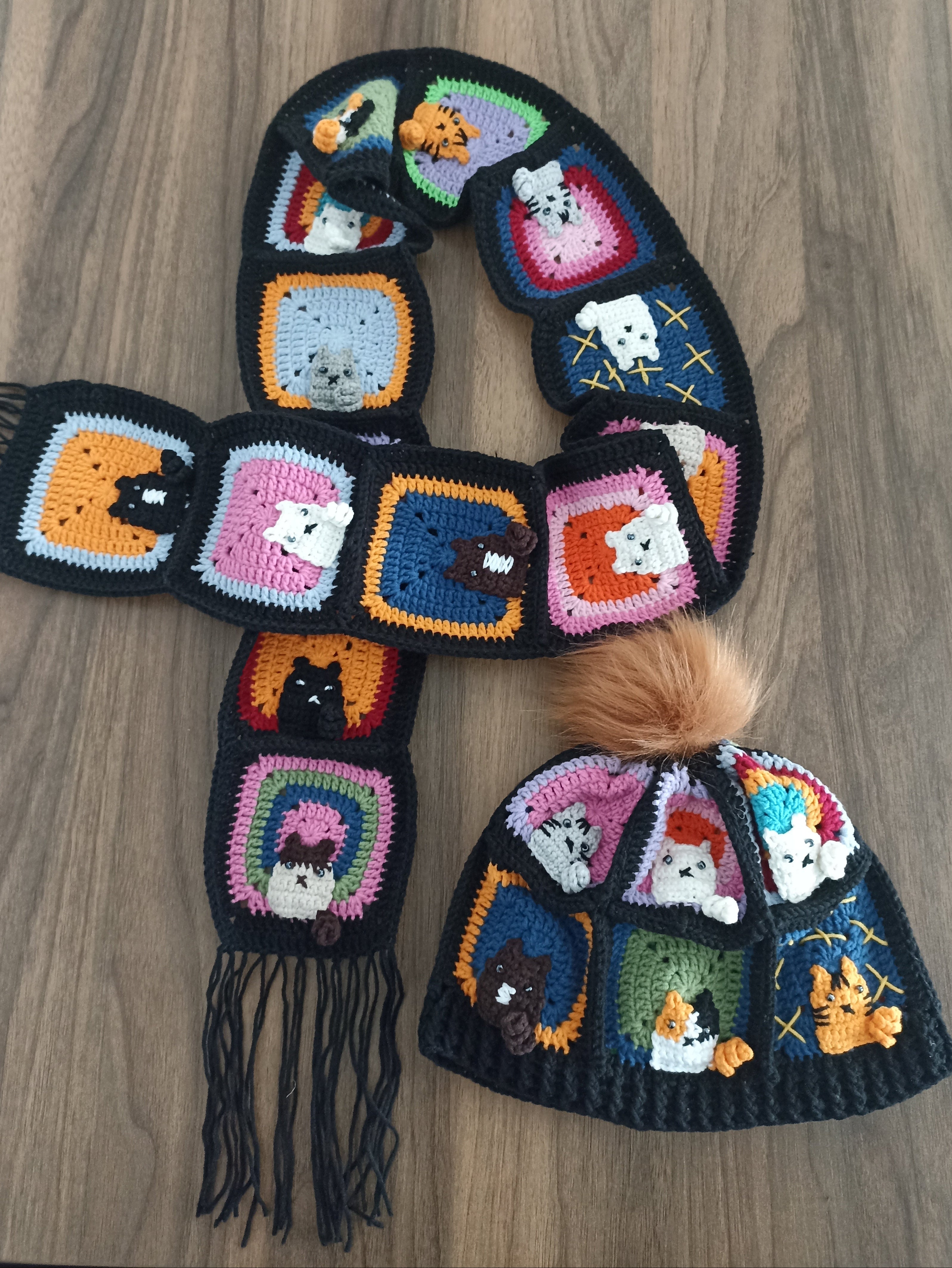 Örgü Kedili Bere ve Atkı İkili Set - Siyah - Kedi Temalı Örgü Atkı ve Ponponlu Örgü Bere