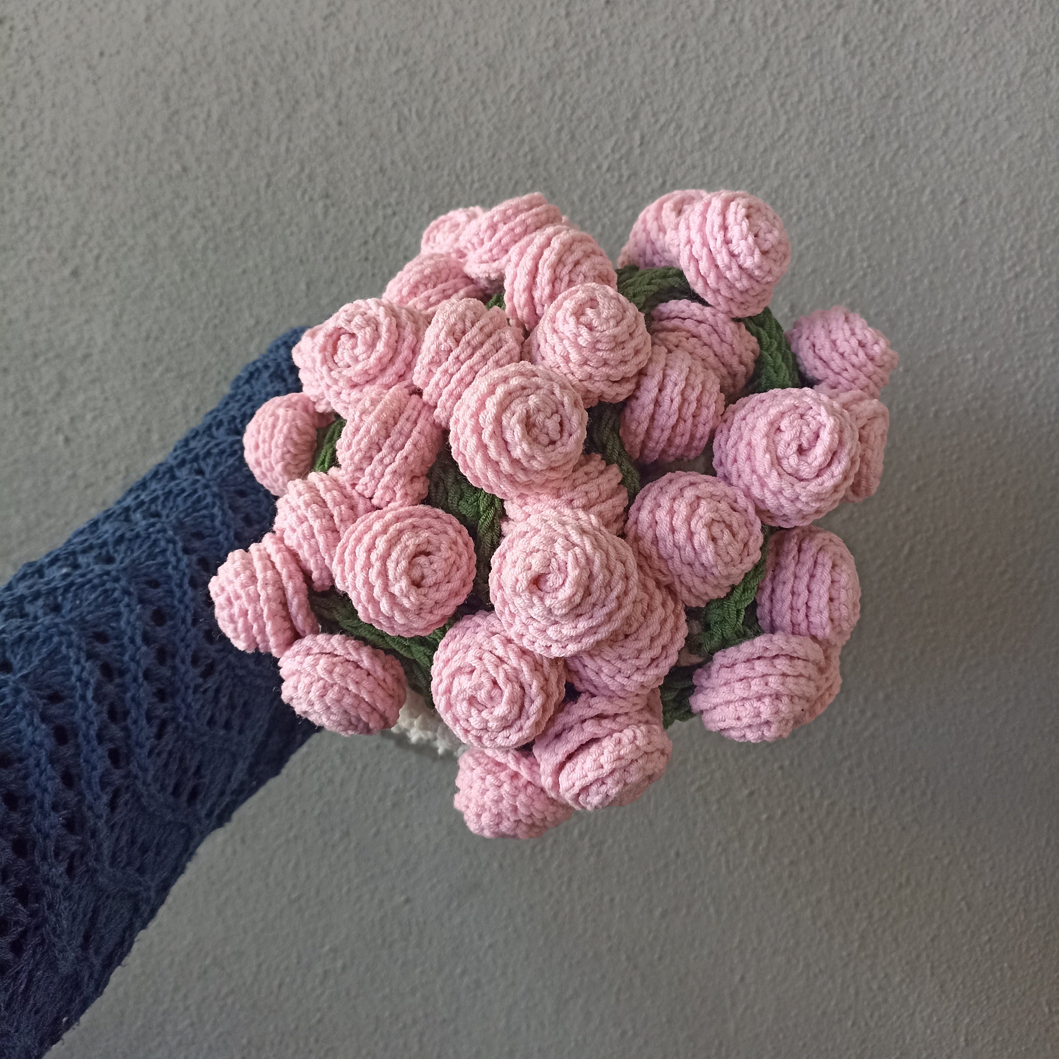 El Yapımı Pembe Gül Buket Battaniye