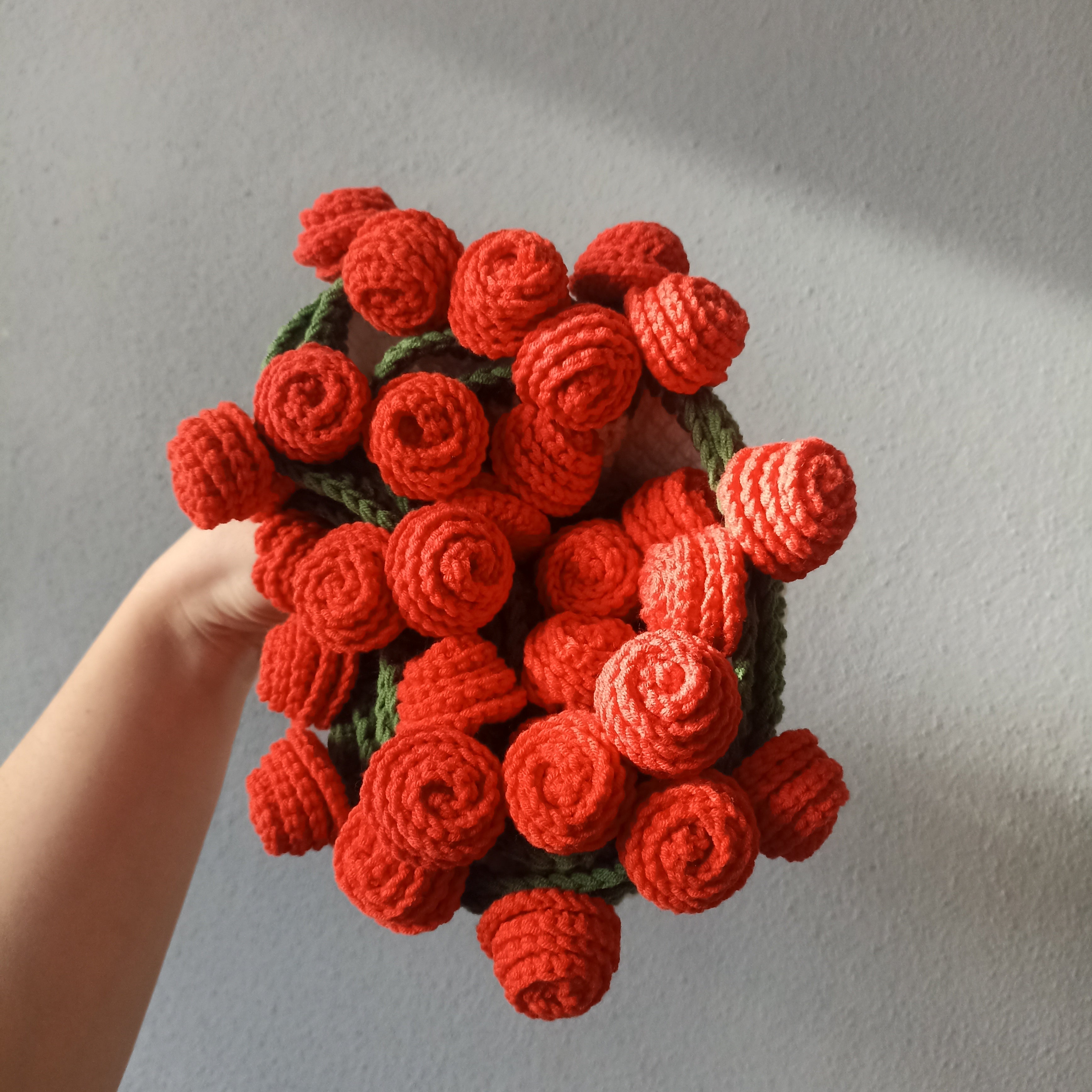 El Yapımı Kırmızı Gül Buket Battaniye