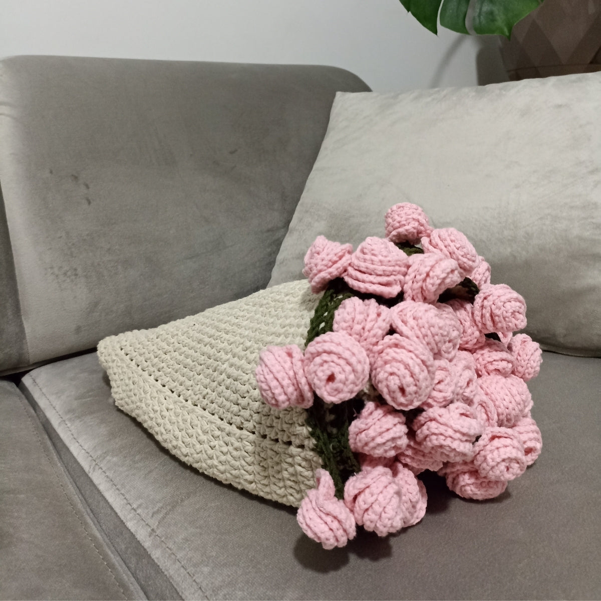 El Yapımı Pembe Gül Buket Battaniye