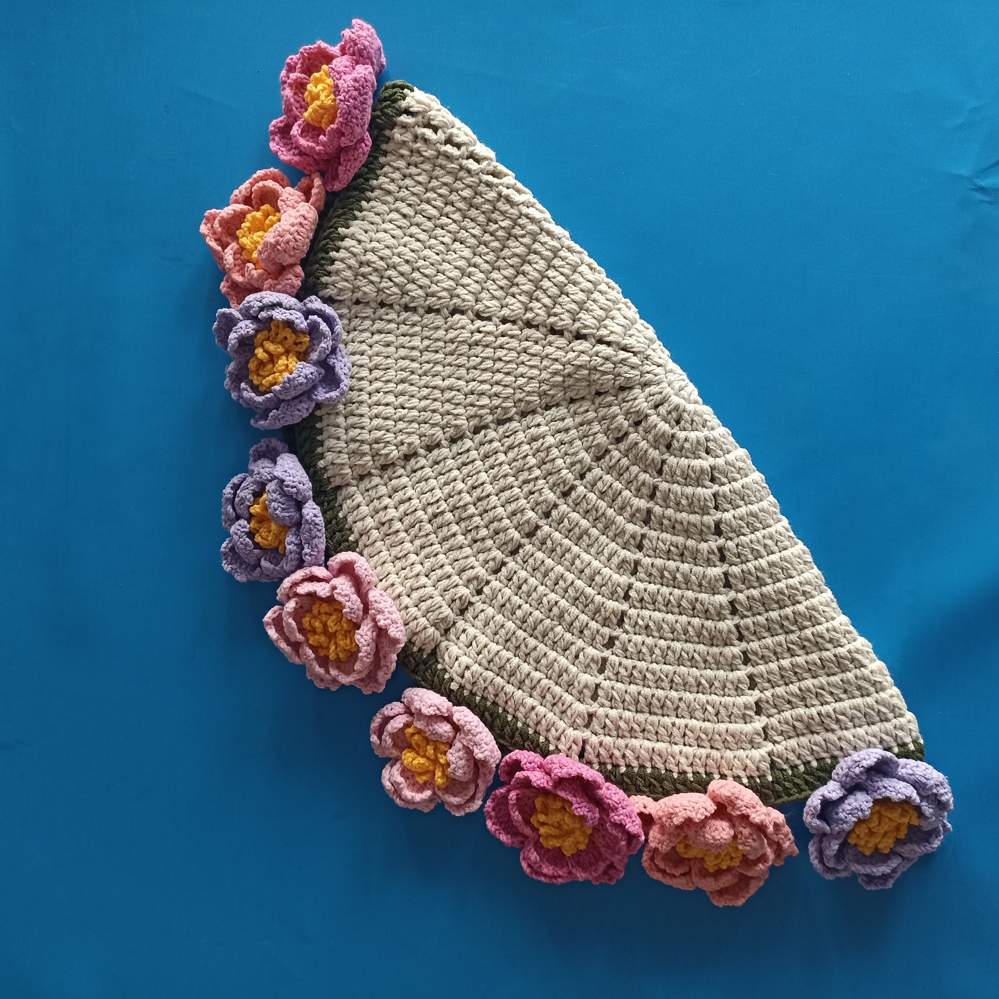 El Yapımı Pembe-Mor Karışık Renkli Şakayık Buket Battaniye