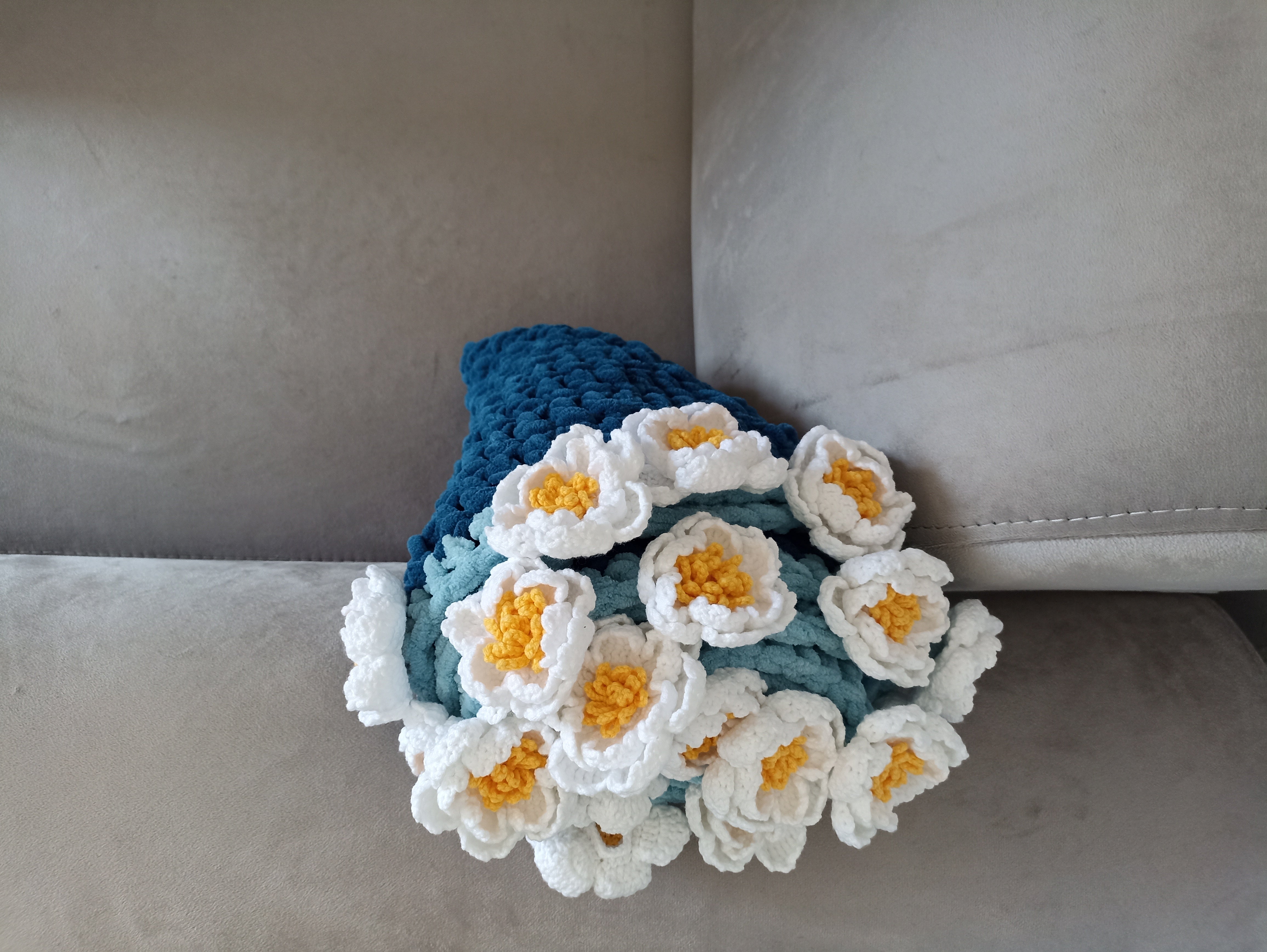 Handmade Crochet Daisy Bouquet Blanket (80 cm - 100 cm - 120 cm)