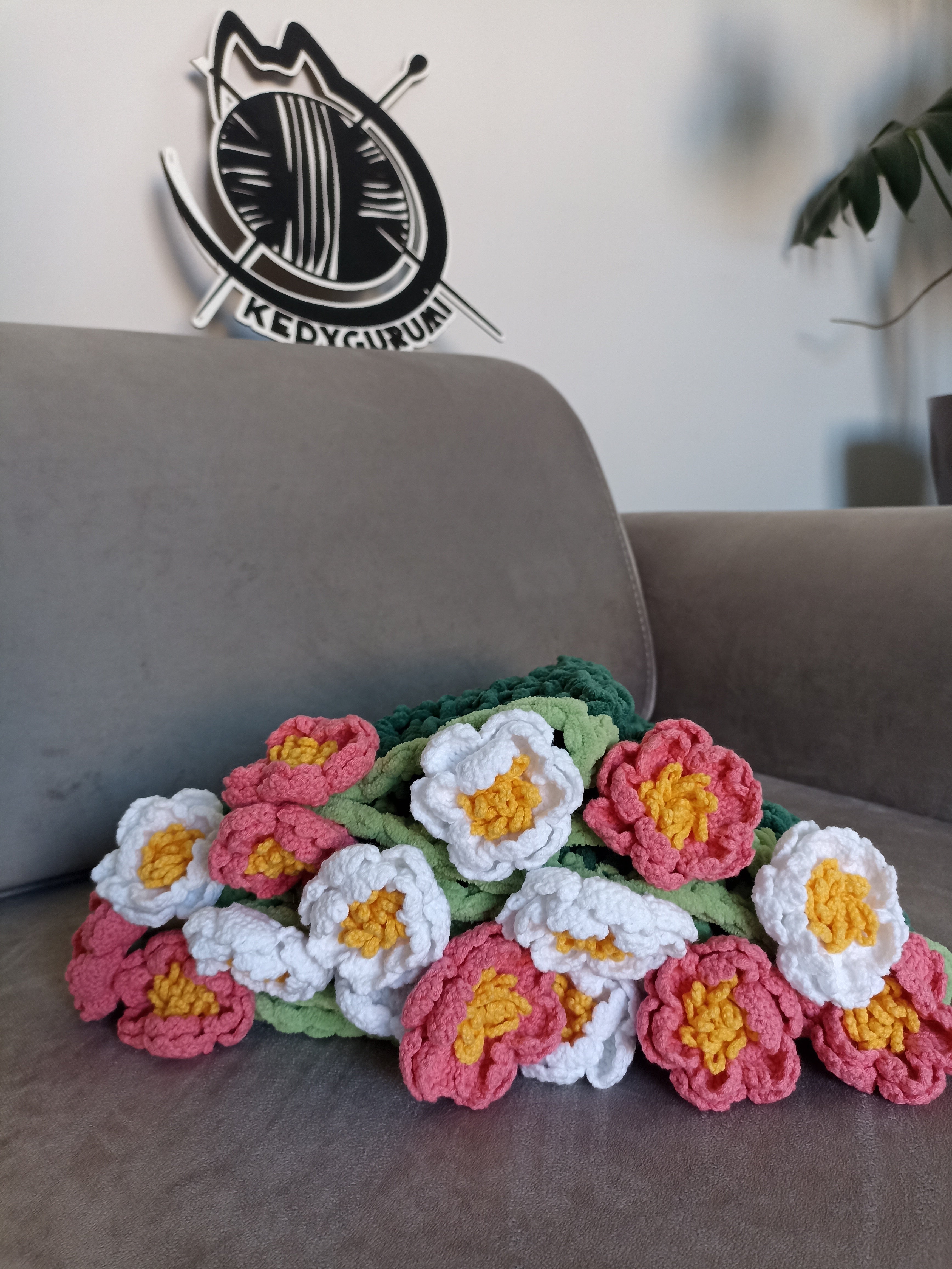 Handmade Crochet Daisy Bouquet Blanket (80 cm - 100 cm - 120 cm)