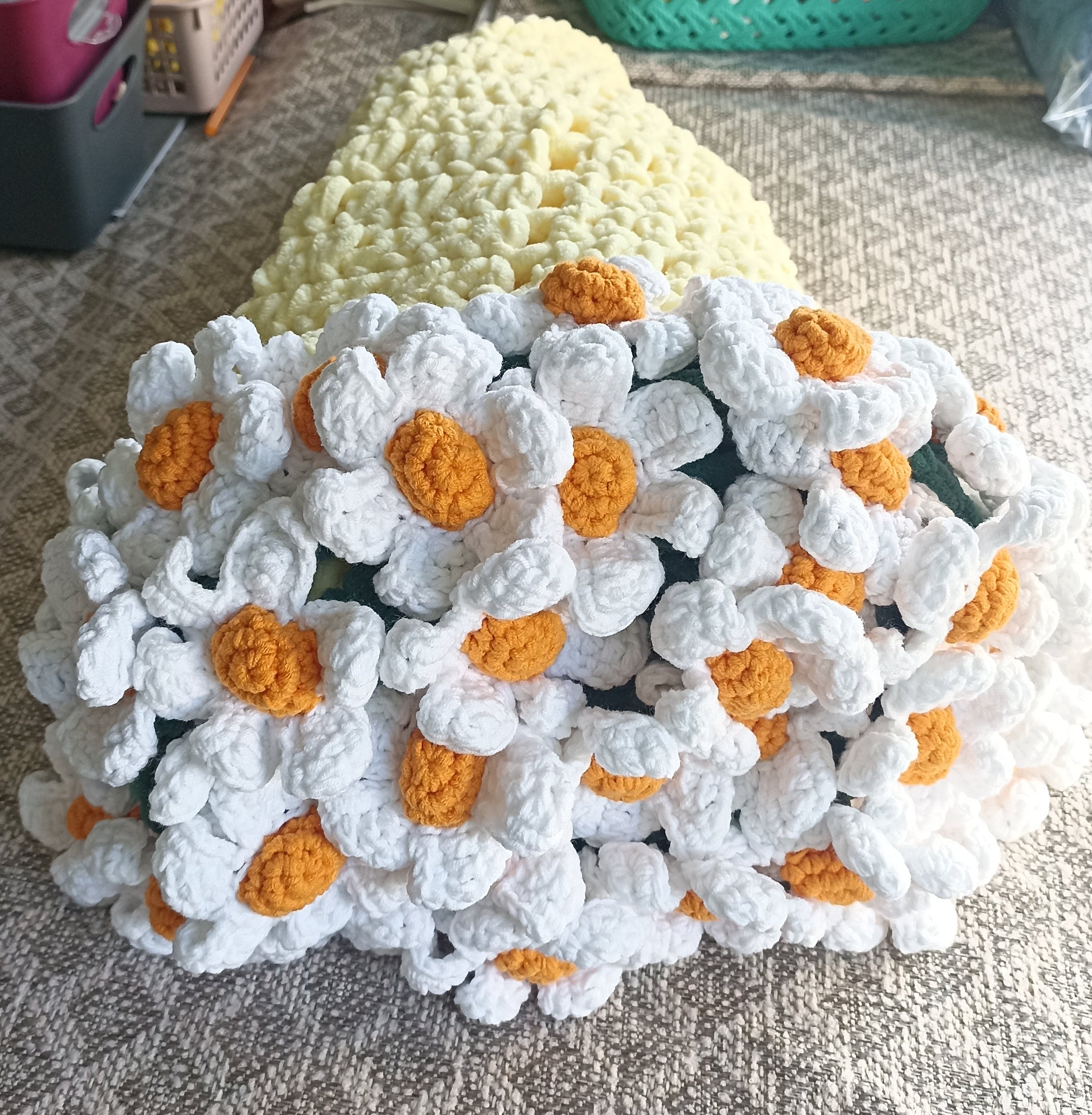 El Yapımı Papatya Kadife Buket Battaniye - Sarı -  Tasarım Ürün (80 cm - 100 cm - 120 cm çapında)