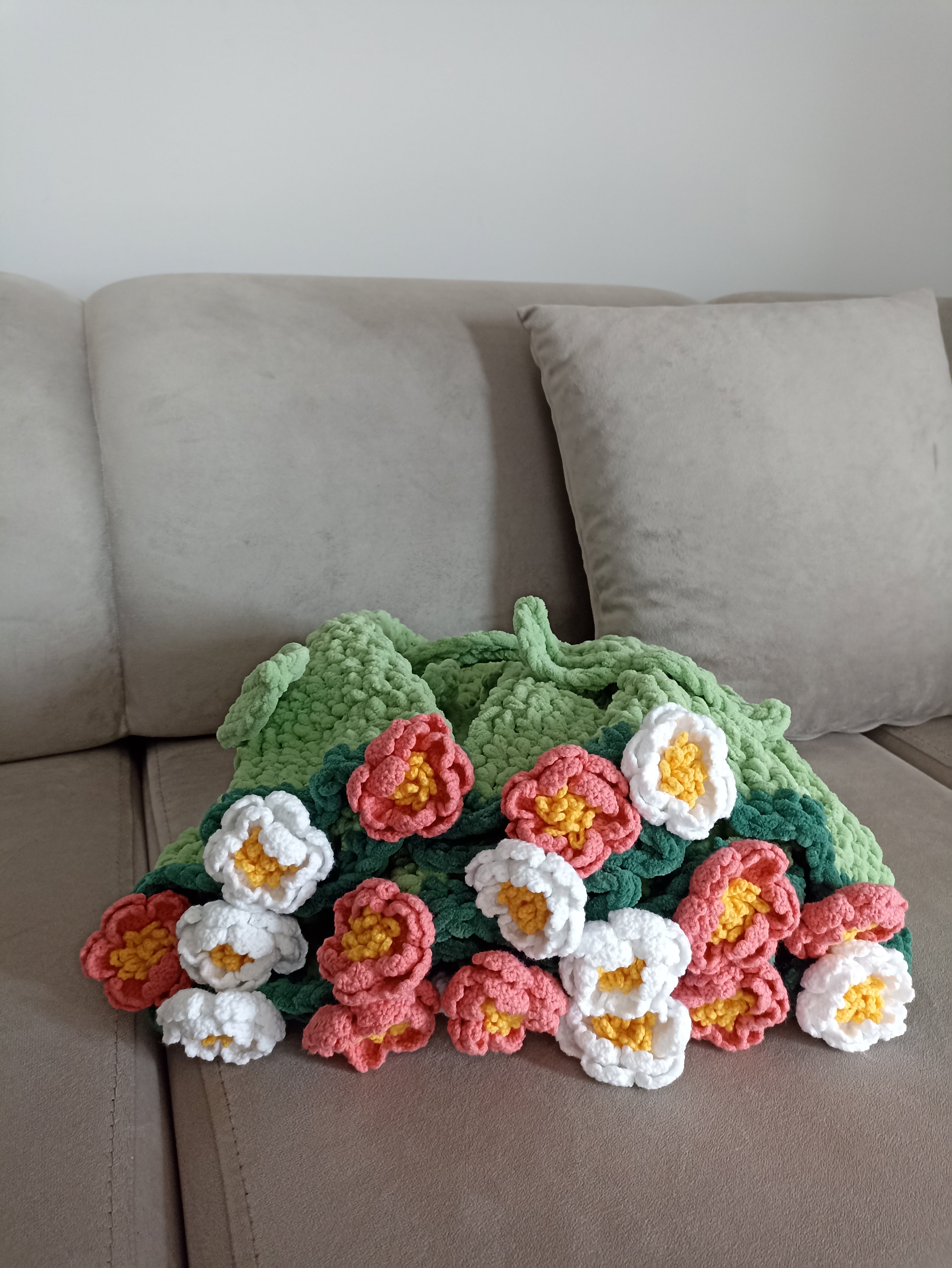 Handmade Crochet Daisy Bouquet Blanket (80 cm - 100 cm - 120 cm)