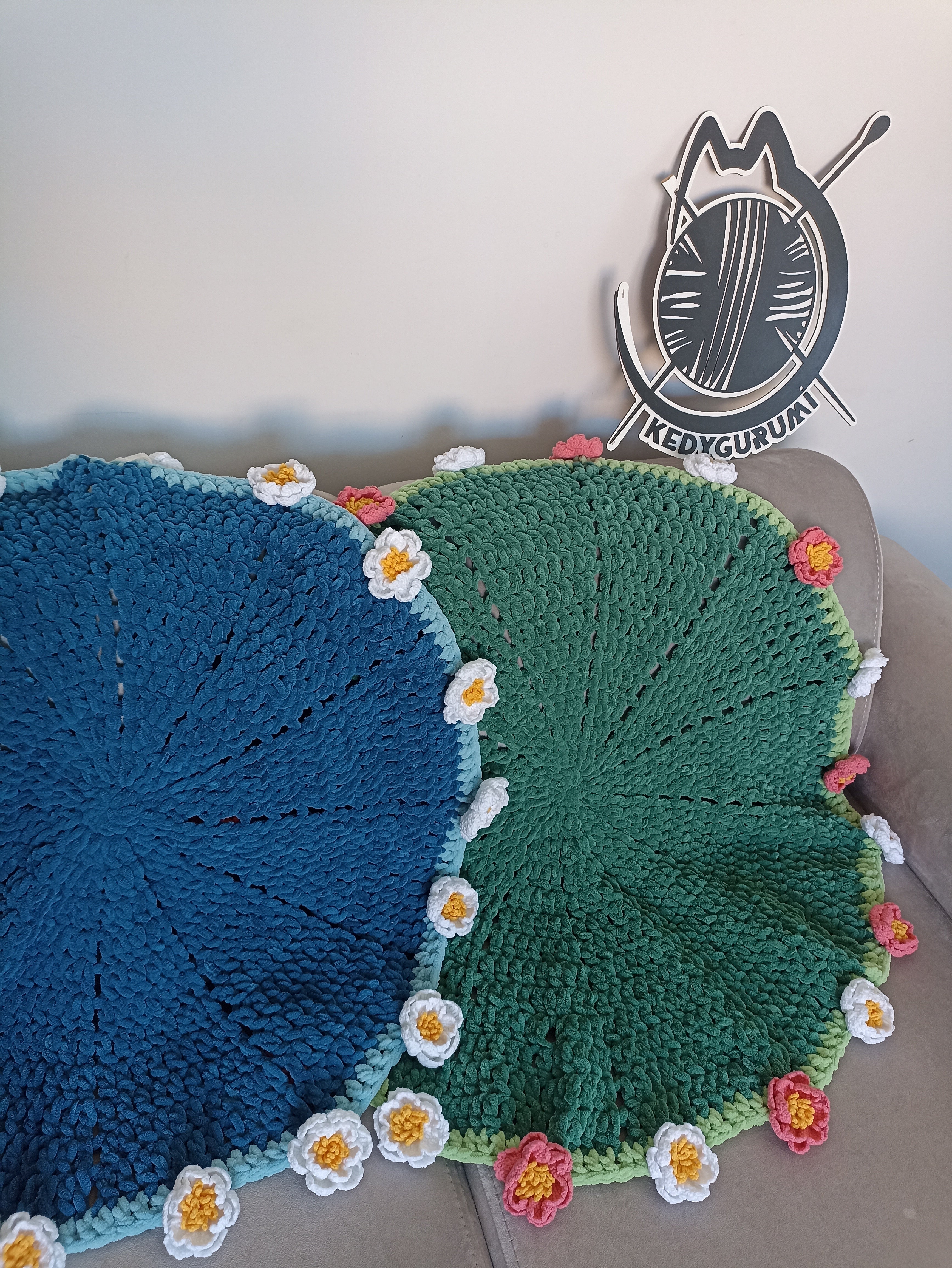 Handmade Crochet Daisy Bouquet Blanket (80 cm - 100 cm - 120 cm)