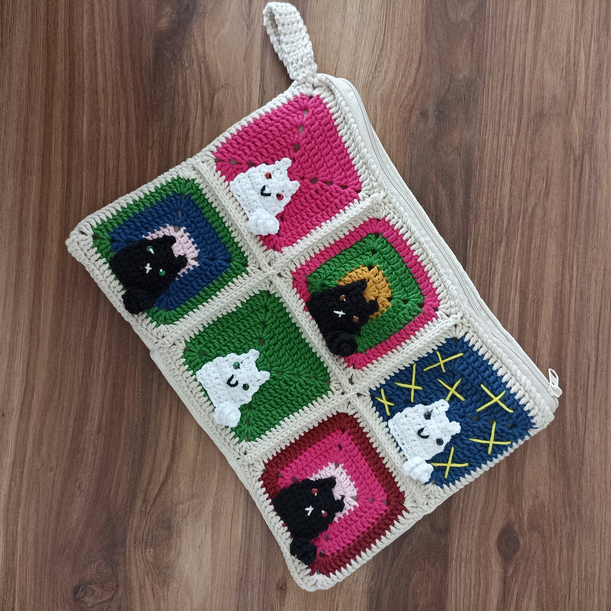 Kedili Örgü Makyaj Çantası/Kalemlik/Tablet Çantası - Ekru