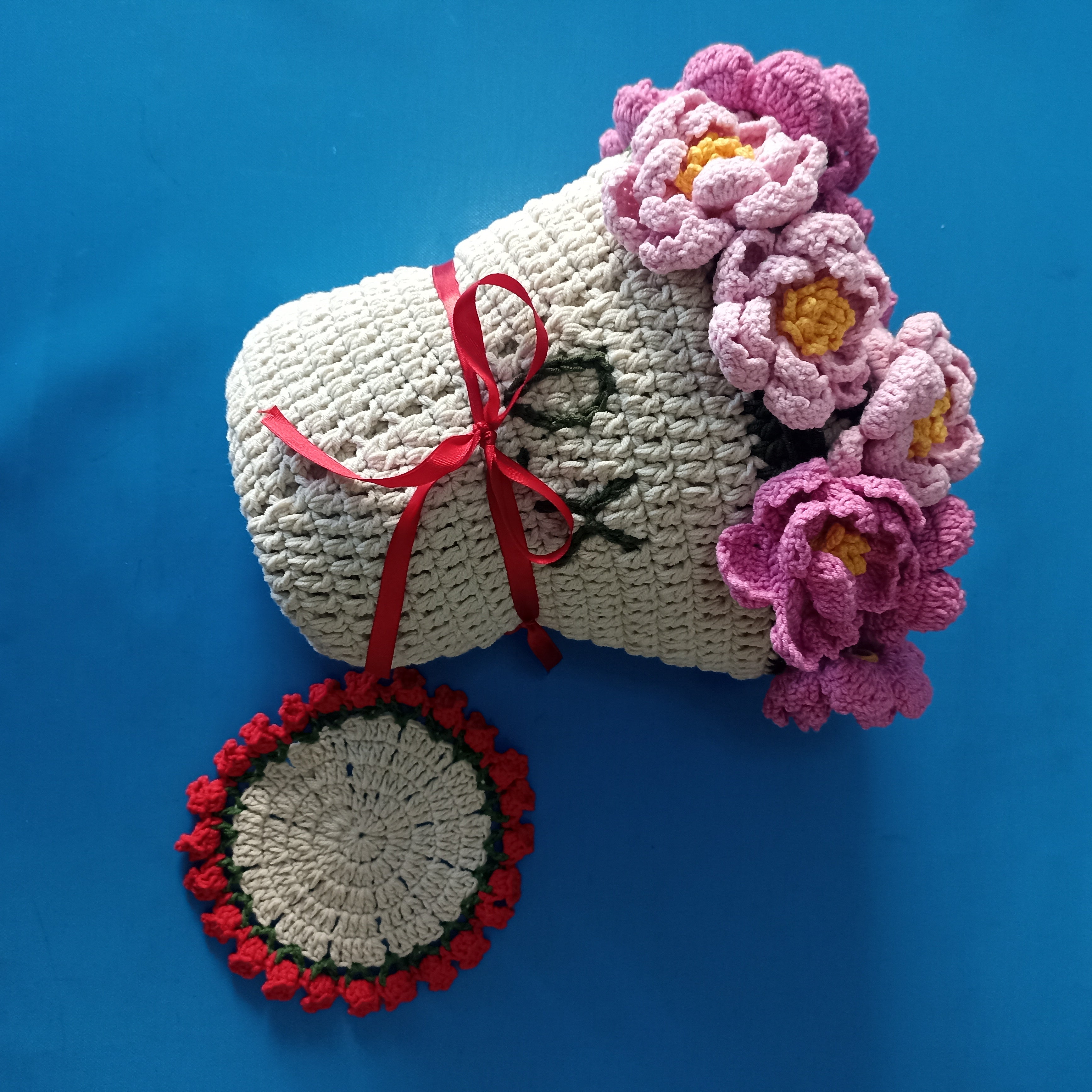 El Yapımı Pembe-Mor Karışık Renkli Şakayık Buket Battaniye