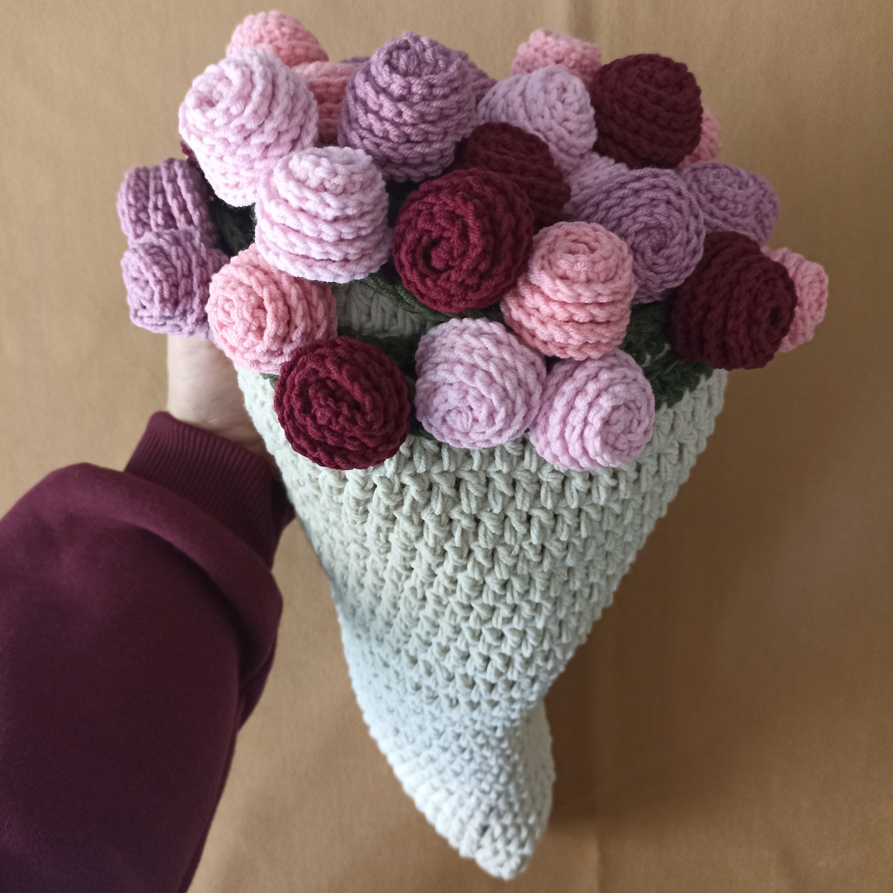 El Yapımı Karışık Pembe Güller Buket Battaniye