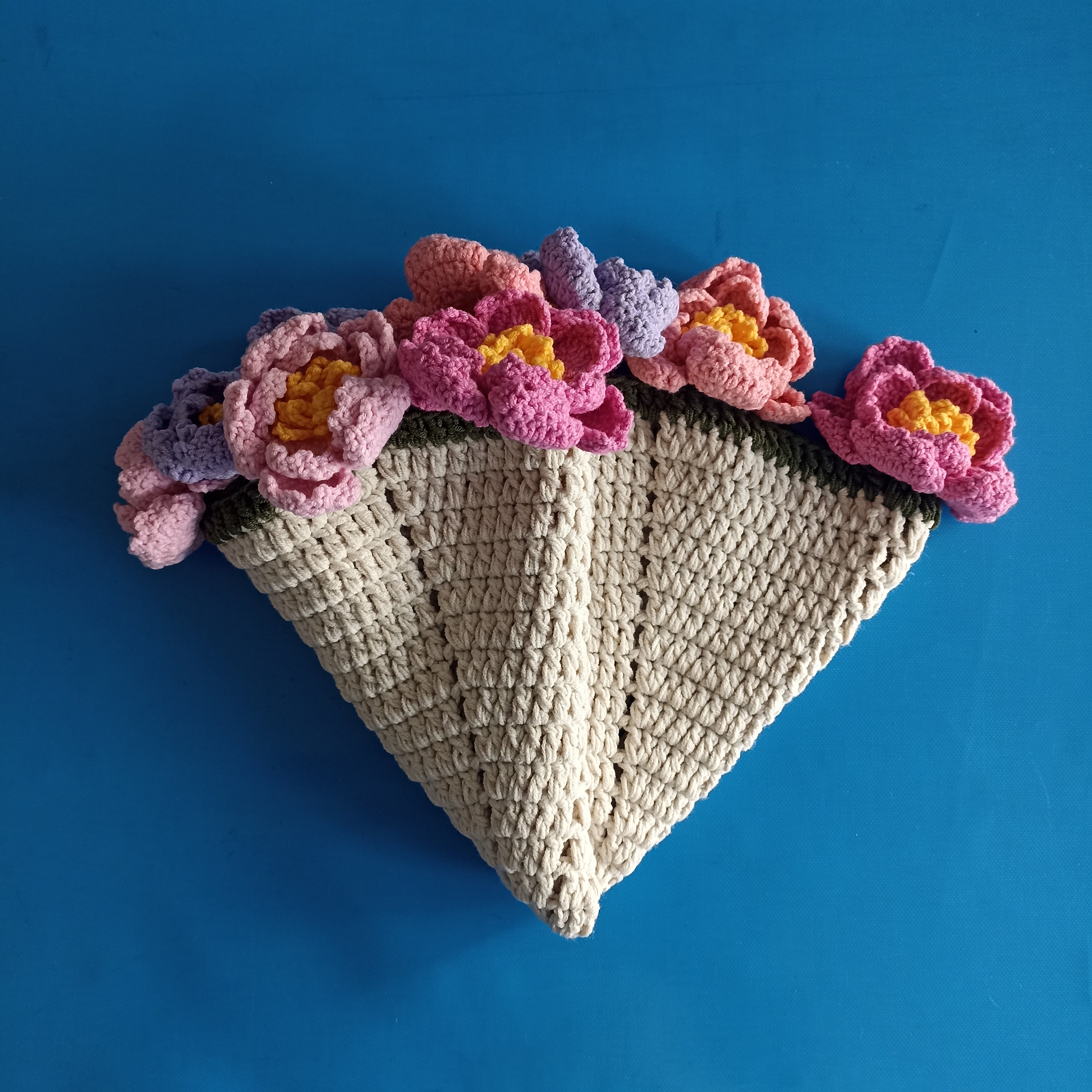 El Yapımı Pembe-Mor Karışık Renkli Şakayık Buket Battaniye