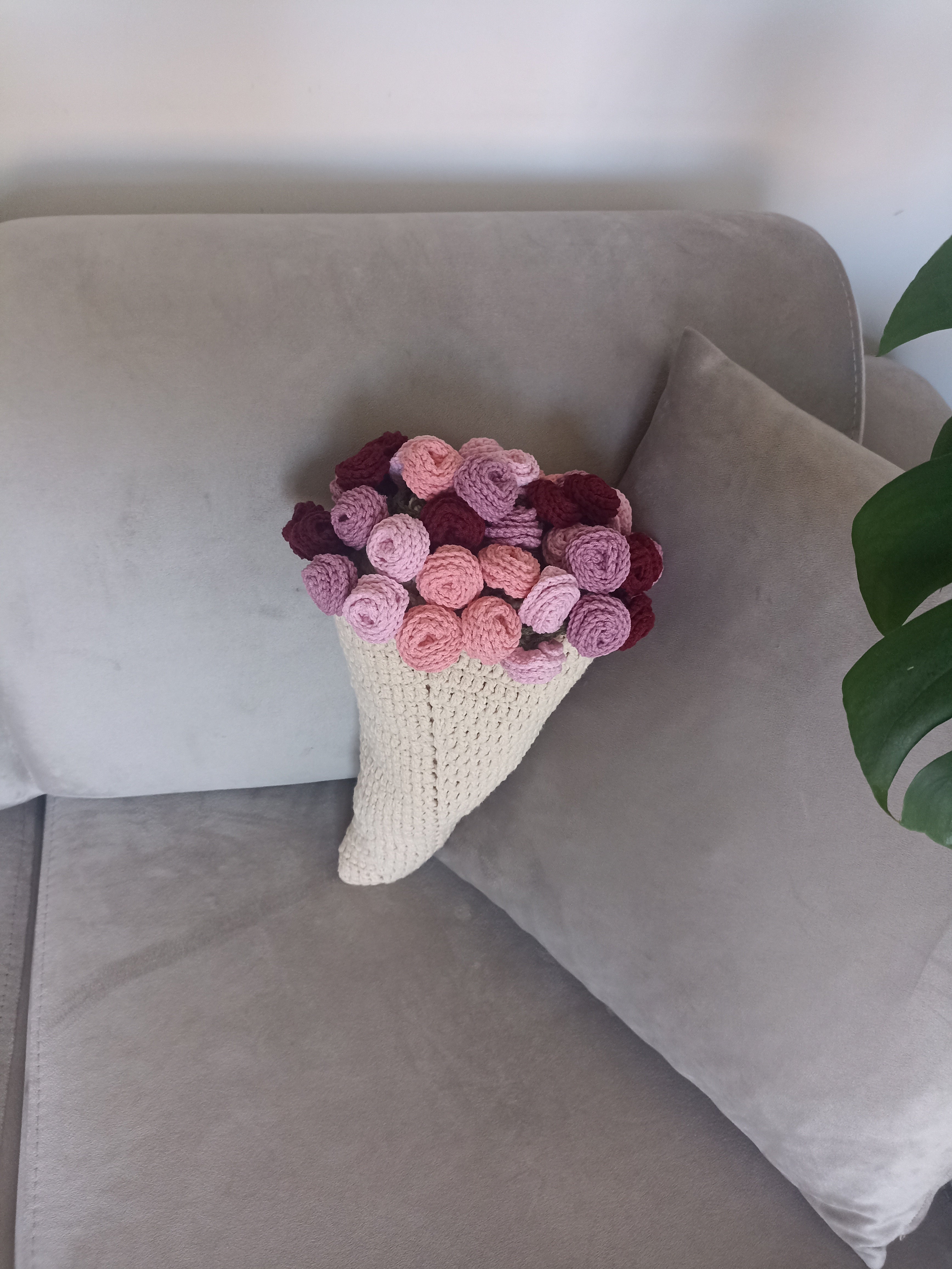 El Yapımı Karışık Pembe Güller Buket Battaniye