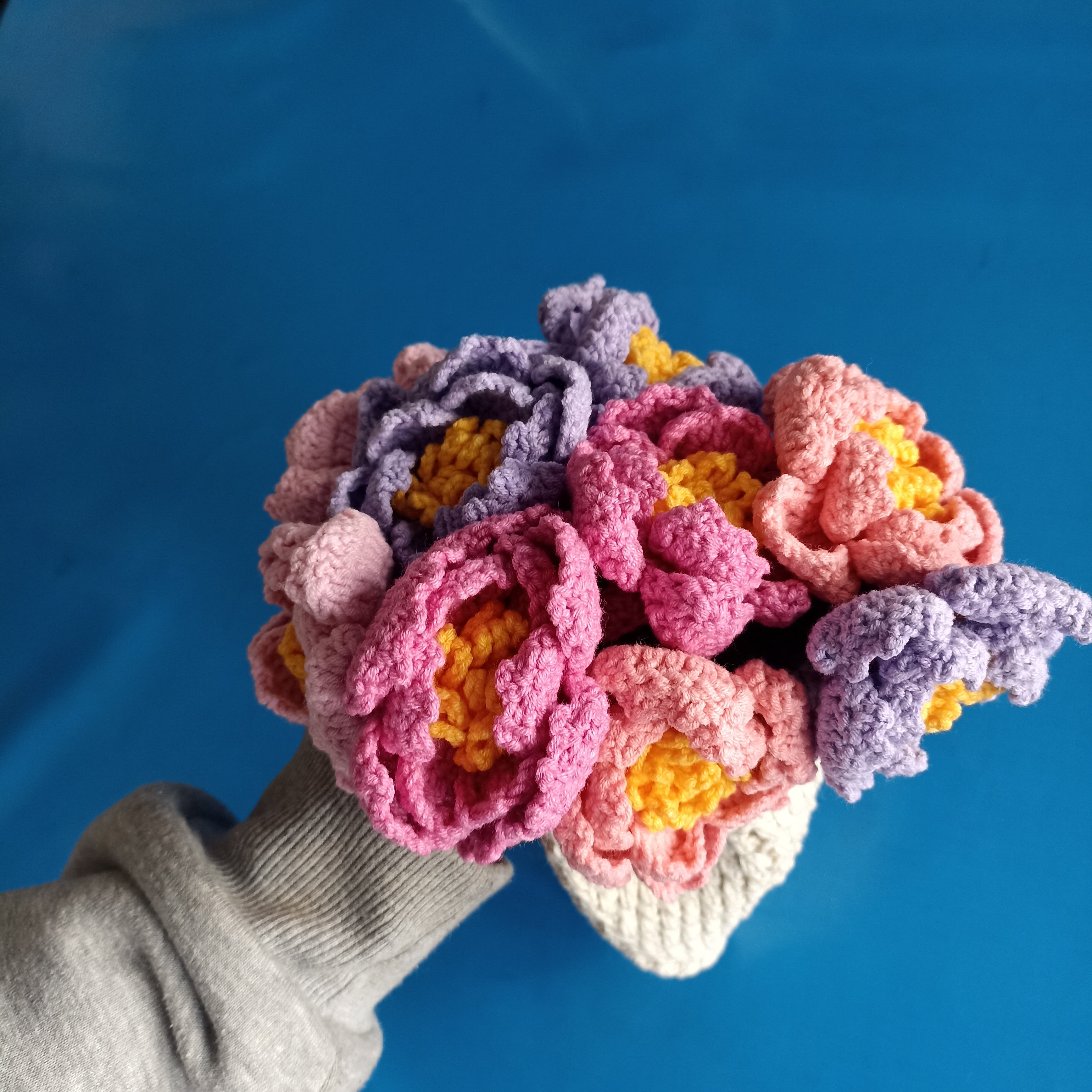 El Yapımı Pembe-Mor Karışık Renkli Şakayık Buket Battaniye