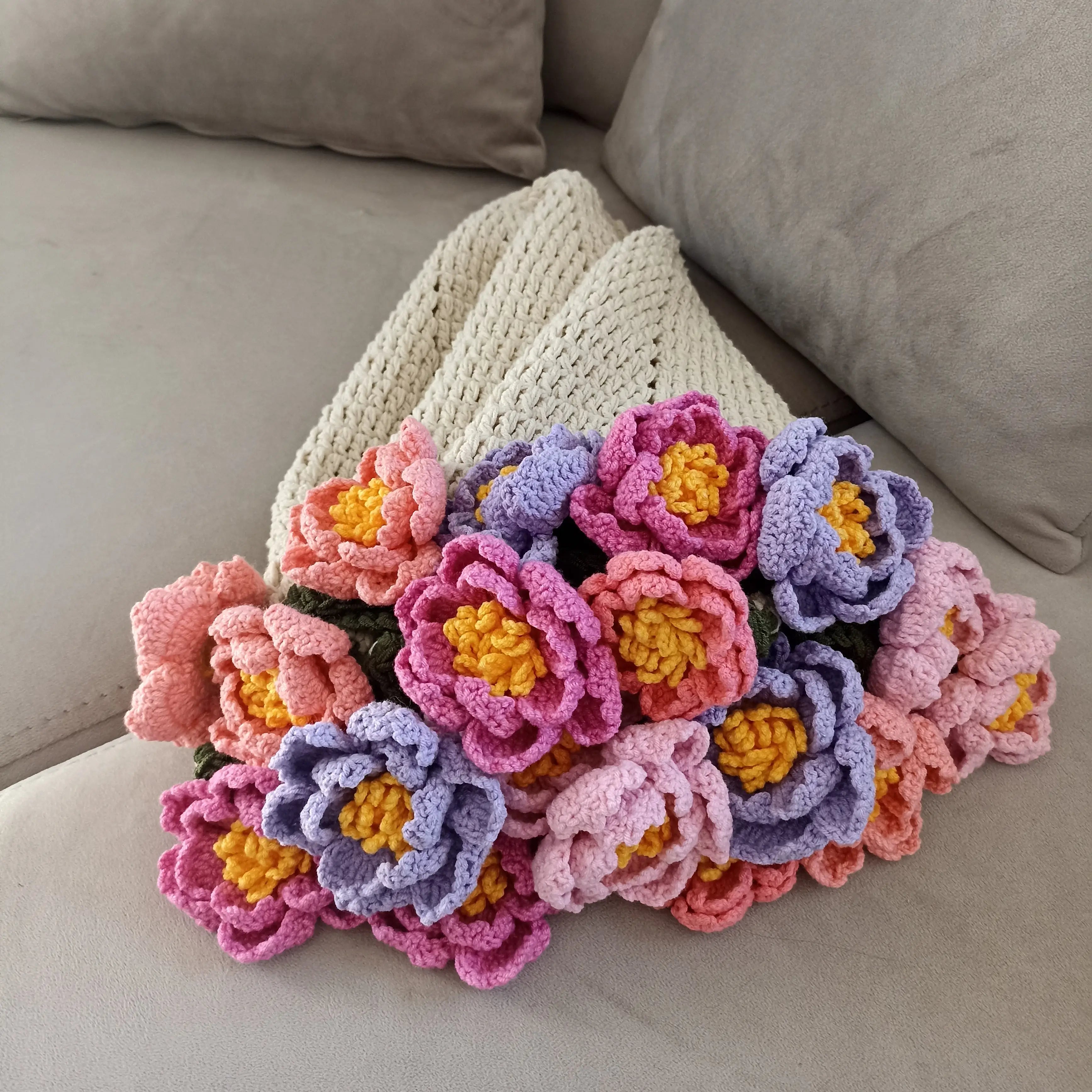 El Yapımı Pembe-Mor Karışık Renkli Şakayık Buket Battaniye