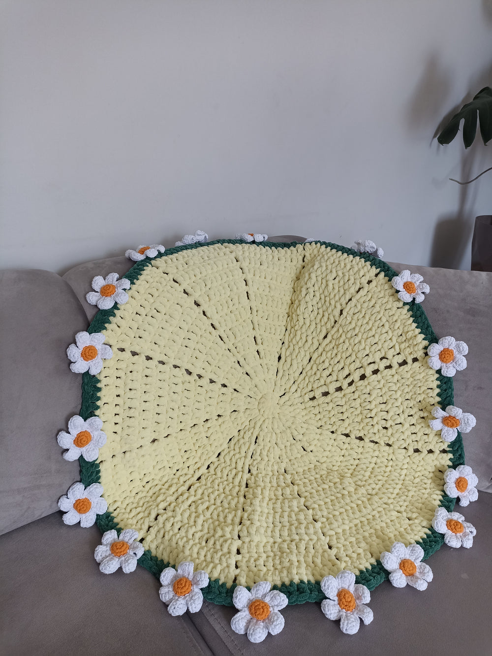 El Yapımı Papatya Kadife Buket Mini Battaniye - Tasarım Ürün (80 çapında)