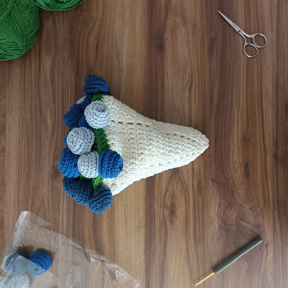 Handmade Crochet Red Rose Bouquet Blanket