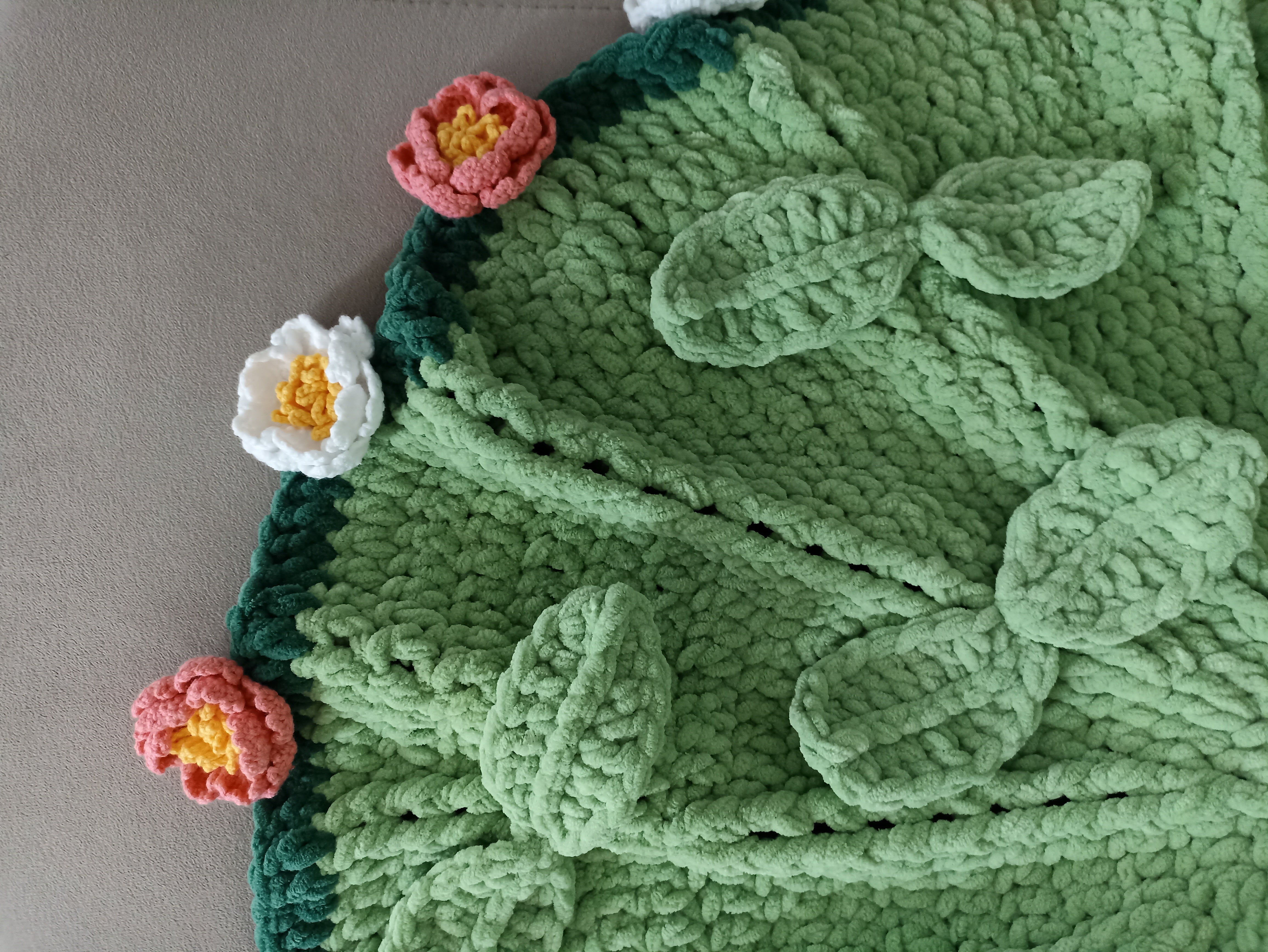 Handmade Crochet Daisy Bouquet Blanket (80 cm - 100 cm - 120 cm)