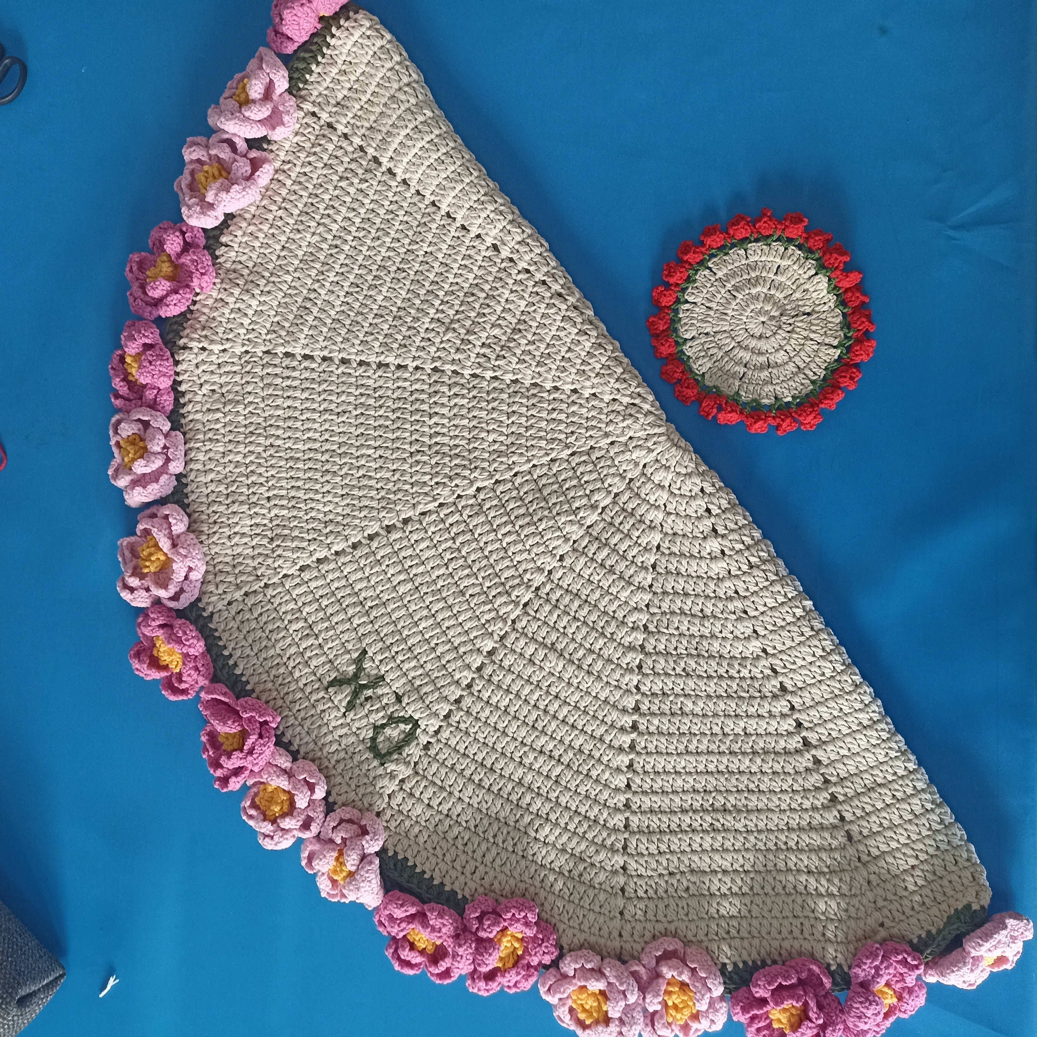 El Yapımı Pembe-Mor Karışık Renkli Şakayık Buket Battaniye